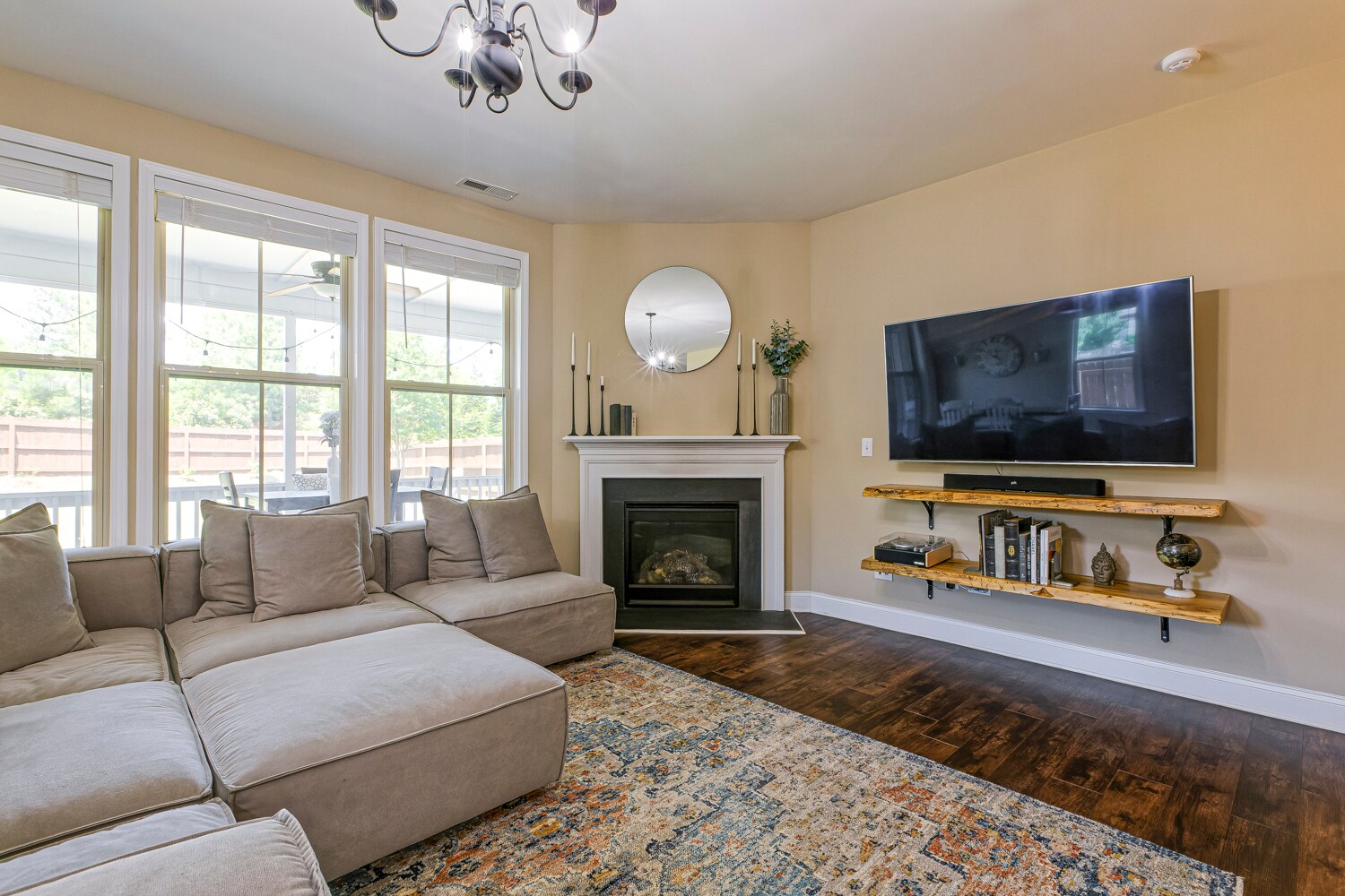 Building Photo - 1608 Cascade Falls Ln