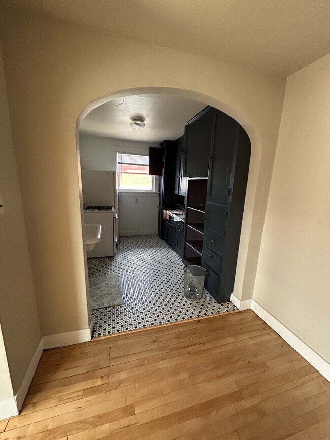 Building Photo - Charming 1-Bed Waterfront Oasis with Scenic Views in Eau Claire!