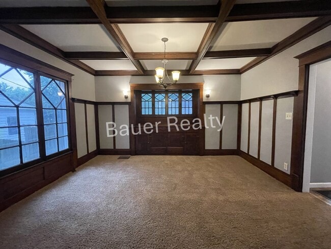Building Photo - Large Four Bedroom Home