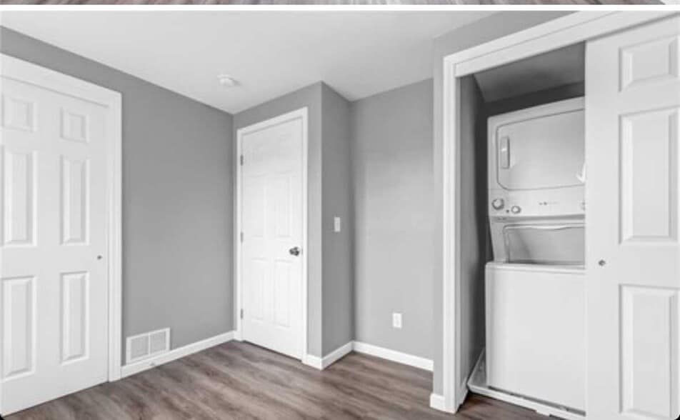 2nd Bedroom with washer/dryer - 269 Broezel Ave