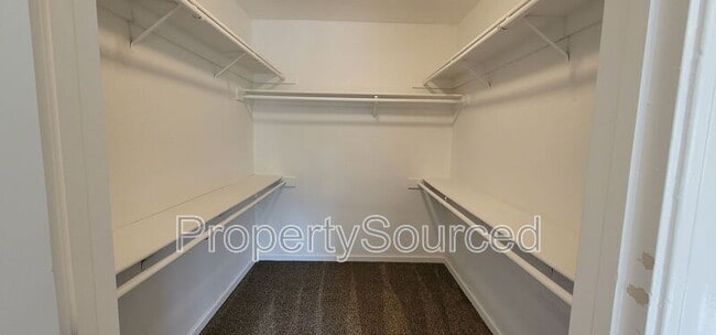 Building Photo - 5054 E Eastview Dr