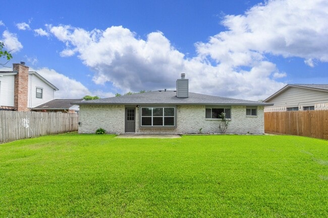 Building Photo - 16911 Bougainvilla Ln