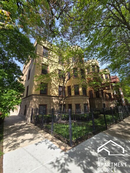 Building Photo - 4908 N Washtenaw Ave
