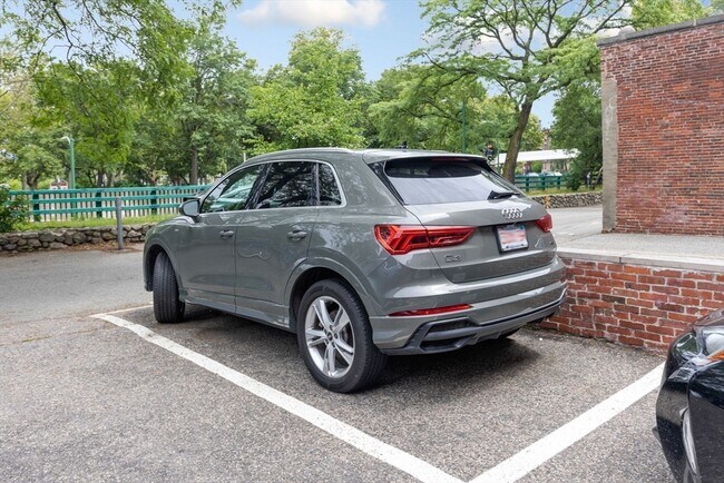 Building Photo - 122 Beacon St