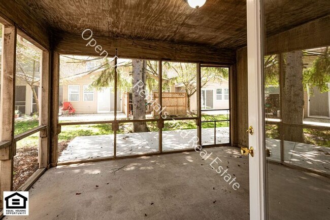 Building Photo - 15030 Tally Ho Dr