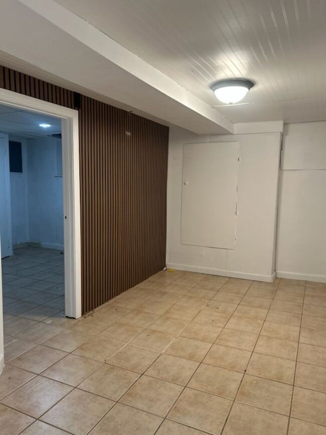 Building Photo - Single Family Home for Rent