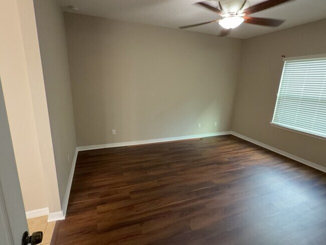 Building Photo - 283 Rambling Cir