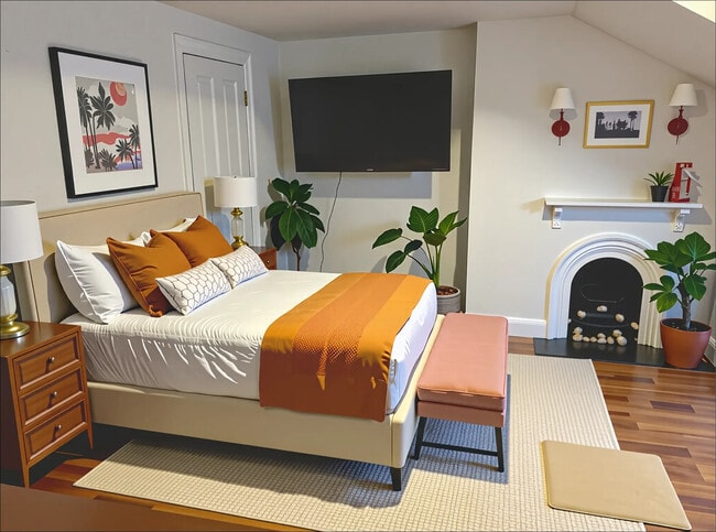 Building Photo - 107 Charles St