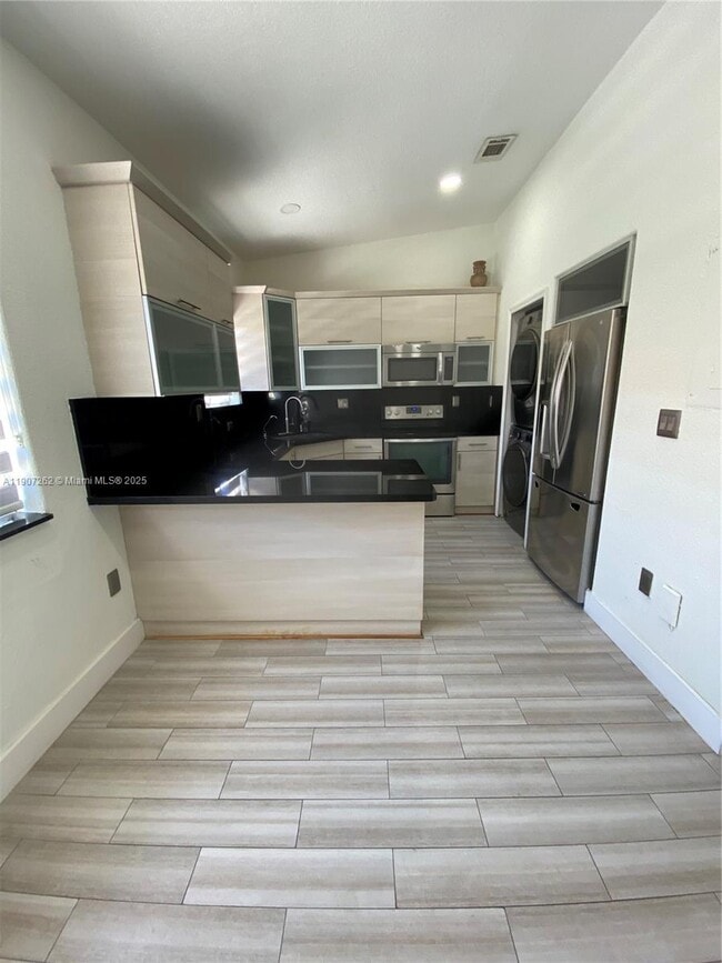 Building Photo - 8100 W 28th Ct