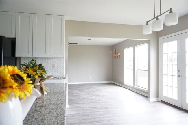 Building Photo - 18126 Almonte Ln