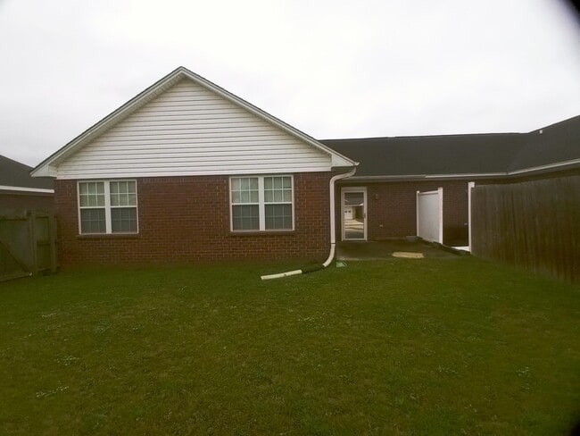 Building Photo - 2212 Dartmouth Dr