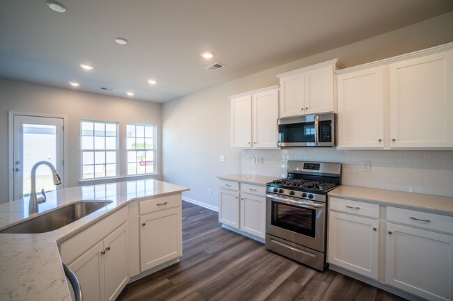 Building Photo - Stunning New Smart Home Palisades Area!