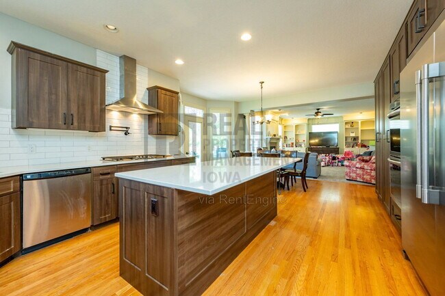 Building Photo - 4631 Timberline Dr