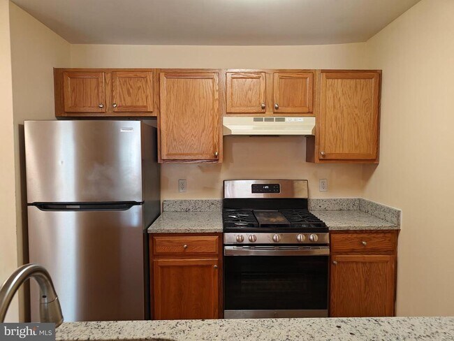 Building Photo - 13800 Farnsworth Ln