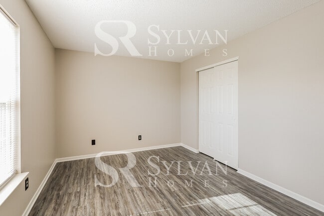 Building Photo - This lovely 4BR, 2.5BA home is move-in ready