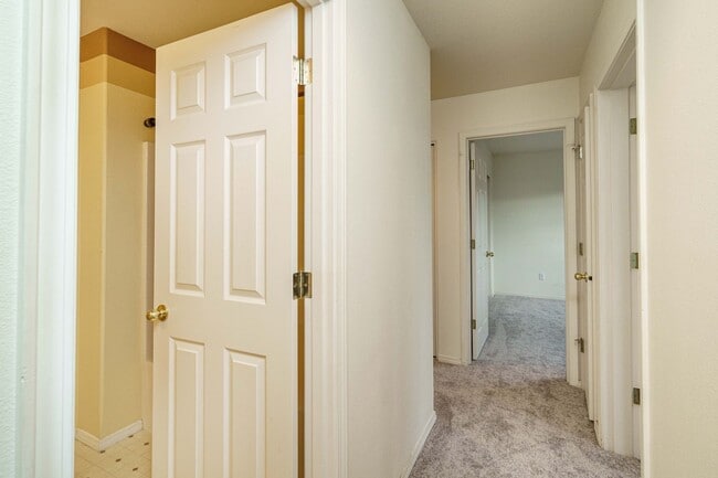 Building Photo - Desirable Fisher's Landing Elementary School District - 3 Bedroom 2.5 Bath