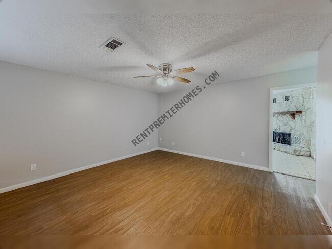 Building Photo - 200 Timberline Dr