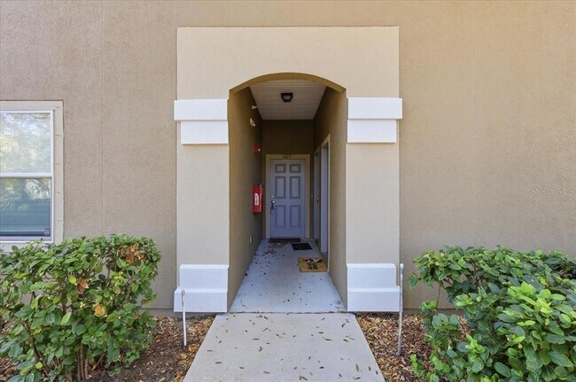 Building Photo - 605 Golden Lake Loop