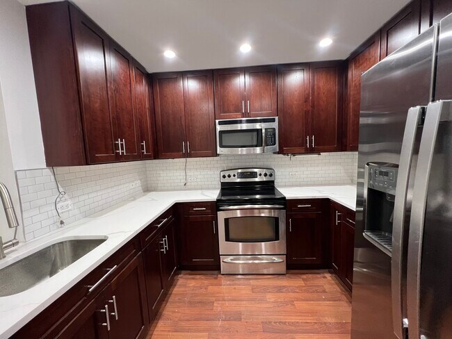 Building Photo - 1423 Irving St