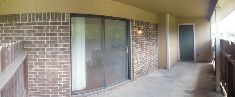 Building Photo - 1701 Cedarview Cir