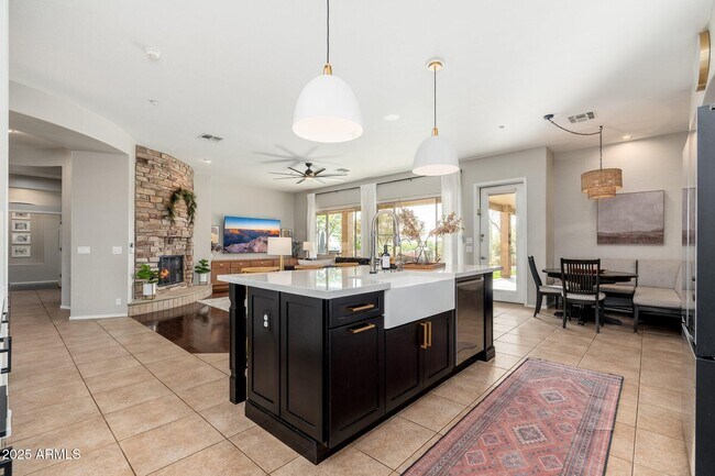 Building Photo - 5712 E Blue Sky Dr