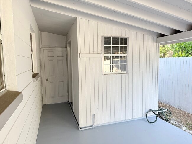 Building Photo - 403 S Orion Ave