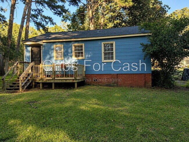 Building Photo - 3251 Meadow Ln