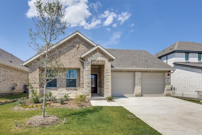 Building Photo - 800 Easthill Dr