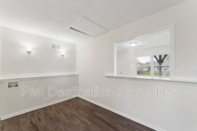 Building Photo - 5026 Locust Ave