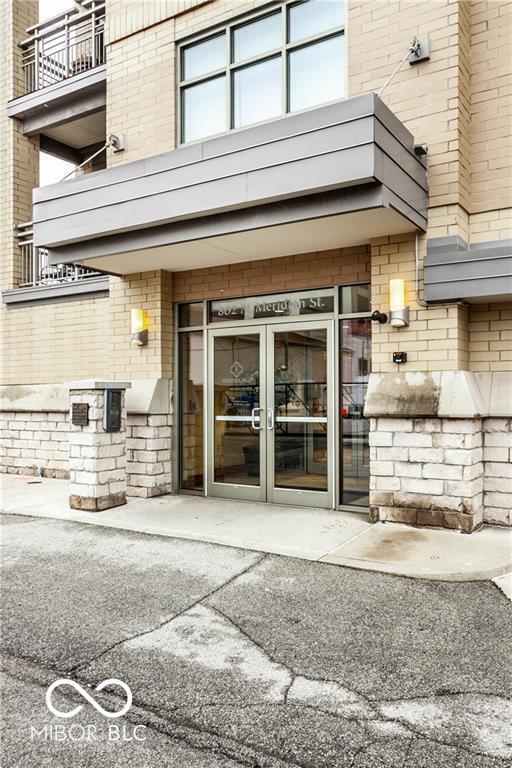 Building Photo - 802 N Meridian St