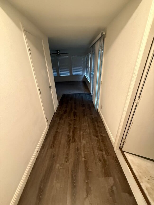Building Photo - Check out this home in the heart of Benbrook!