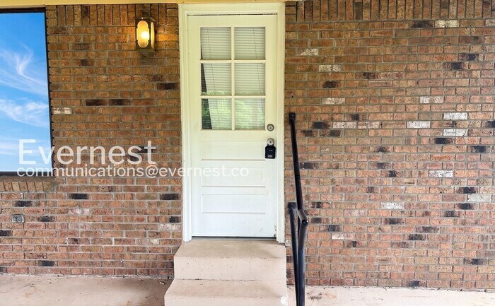 Building Photo - 6787 Pleasant Hill Rd