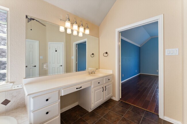 Building Photo - 31 N Warbler Bend Cir