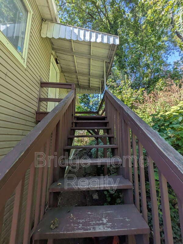 Building Photo - 2404 S 18th St