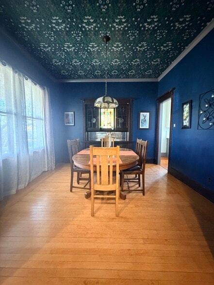 Building Photo - 921 W Alameda St