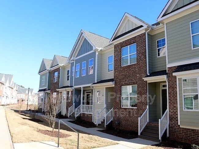 Building Photo - 904 Laurel Gate Dr