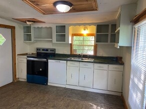 Building Photo - 474 Whitehall Rd