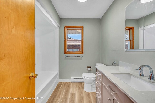 Building Photo - 809 Moosic Rd