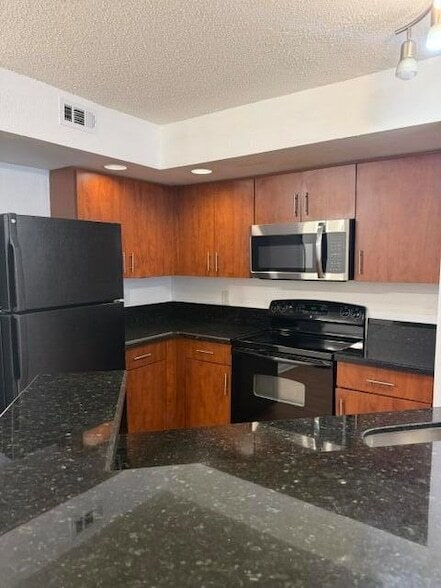Building Photo - 12980 Vista Isles Dr