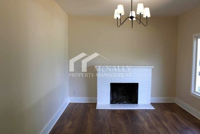 Building Photo - Newly Remodeled 3 Bedroom 2 Bathroom Home ...