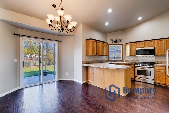 Building Photo - Beautiful home located just minutes from Settler's Park!