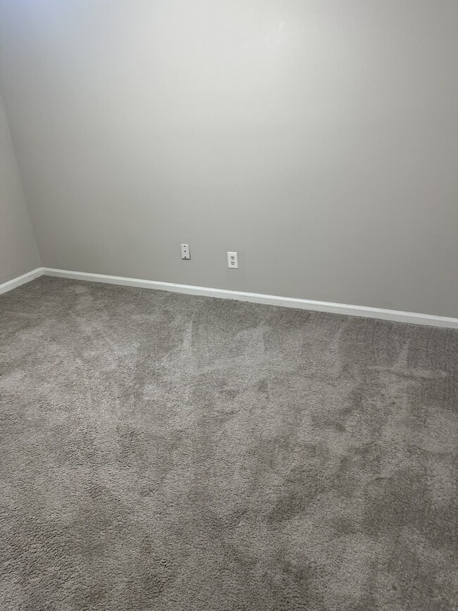 Building Photo - 127 Eaglewood Way