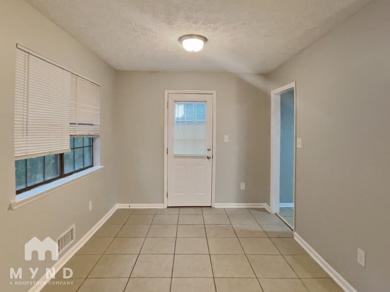 Building Photo - 314 Laurel Ln