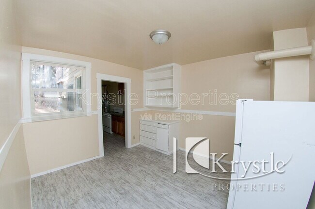 Building Photo - 526 Wilson Ave