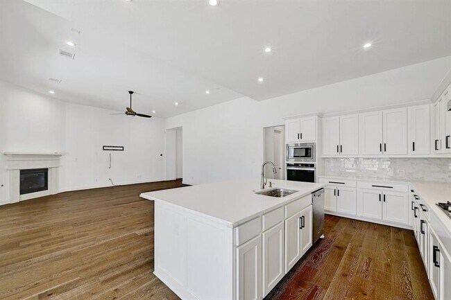 Building Photo - 2124 Bel Paese Bnd