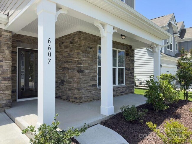 Building Photo - 6607 Wildbrook Dr