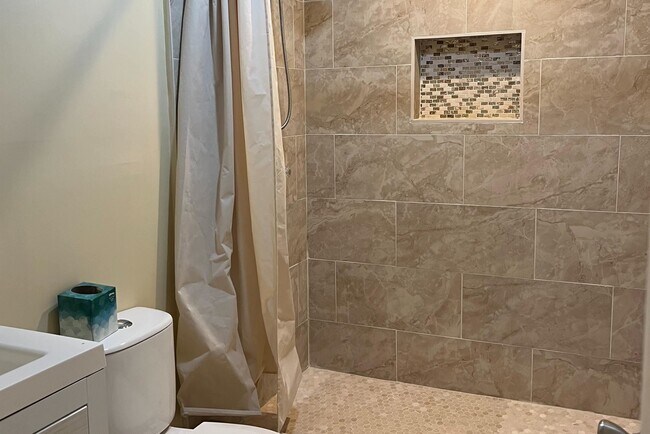 Building Photo - 514 Buckeye Dr