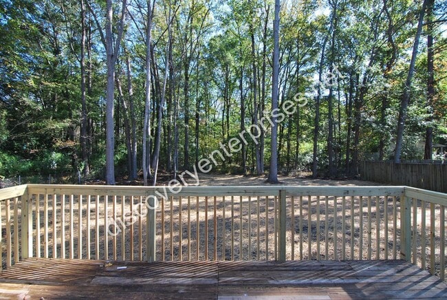 Building Photo - JUST REDUCED! 4 Bdrm / 2 Bath Home - 1st m...