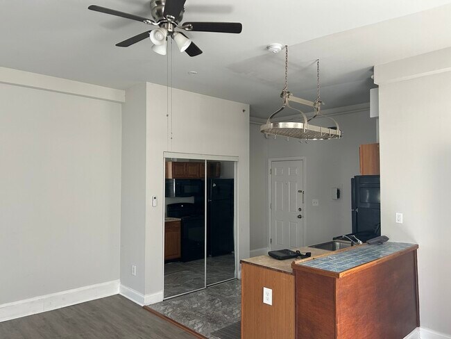 Building Photo - 31 N Paca St