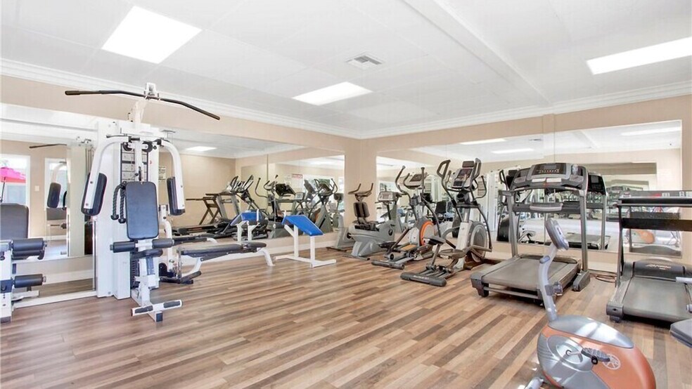 Building Photo - 20235 Cohasset St